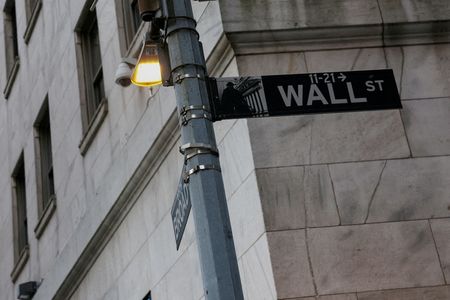 Wall Street Falls Behind as Global Markets Rise on Middle East Peace Hopes