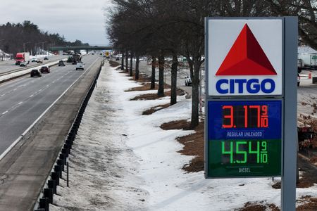 War-Driven Gas Prices, Stock Volatility Threaten US Consumer Spending