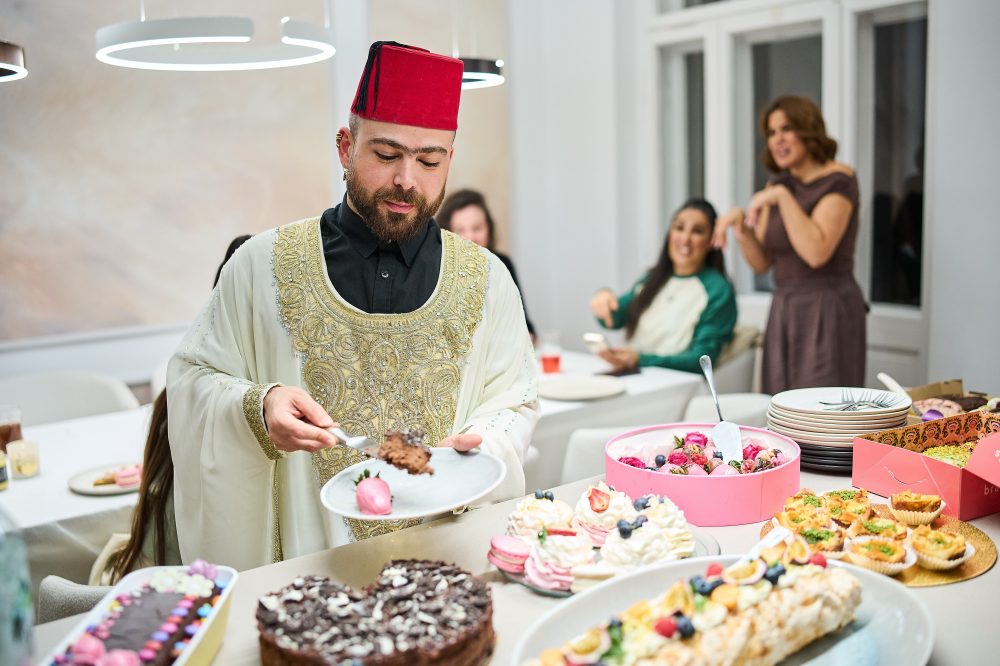 Berlin Gay Muslim Influencer Promotes Faith Acceptance Through Ramadan Gathering