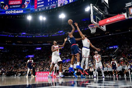 Leonard Leads Clippers Back to .500 with Victory Over Knicks