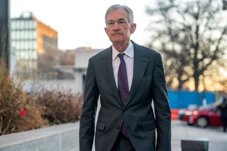 Fed Chair Powell May Stay on Board After Term Ends, Court Documents Reveal
