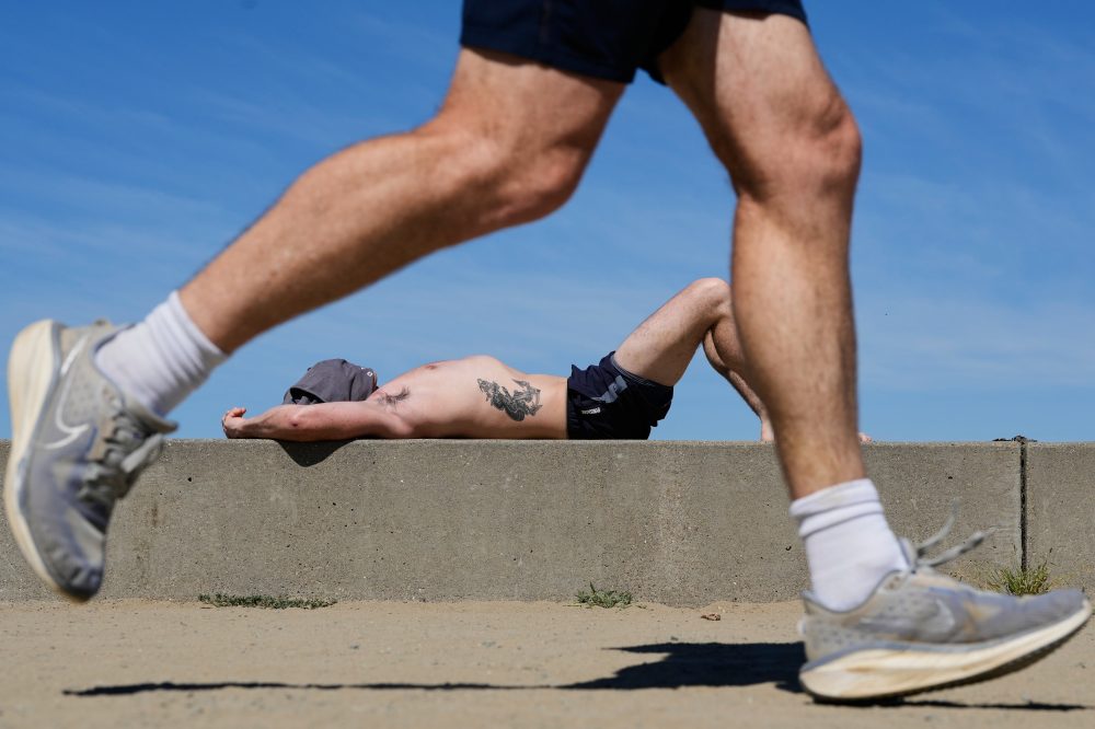 Western US Swelters Under Unusual Winter Heat Wave