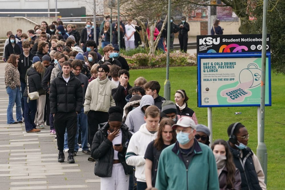 Deadly Meningitis Outbreak Strikes English University, 20 Cases Confirmed