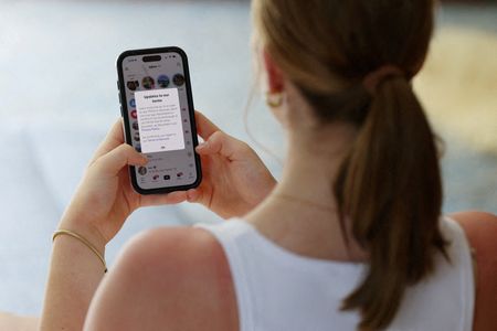 Study: Excessive Social Media Use Hurts Teen Mental Health, Girls Hit Hardest