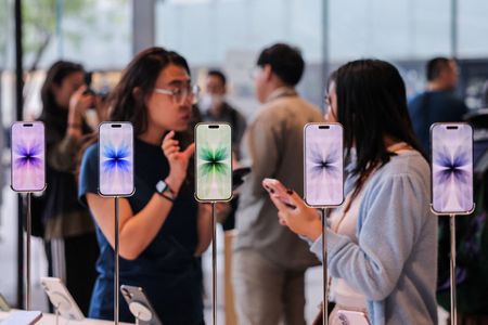 Apple Smartphone Sales Surge in China While Overall Market Struggles