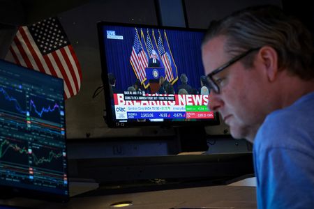 Wall Street Futures Fall as Oil Prices Surge, Fed Signals Caution on Rate Cuts