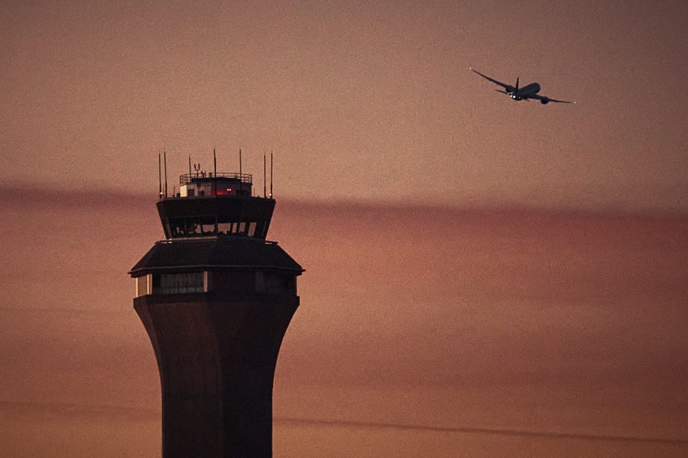 Federal Officials Probe Near-Miss Between Alaska Airlines, FedEx Jets at Newark