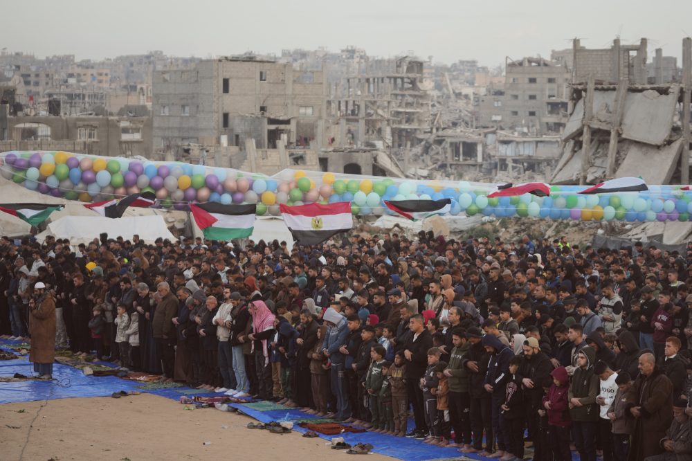 Muslims Worldwide Mark Eid al-Fitr Despite Ongoing Middle East Conflicts