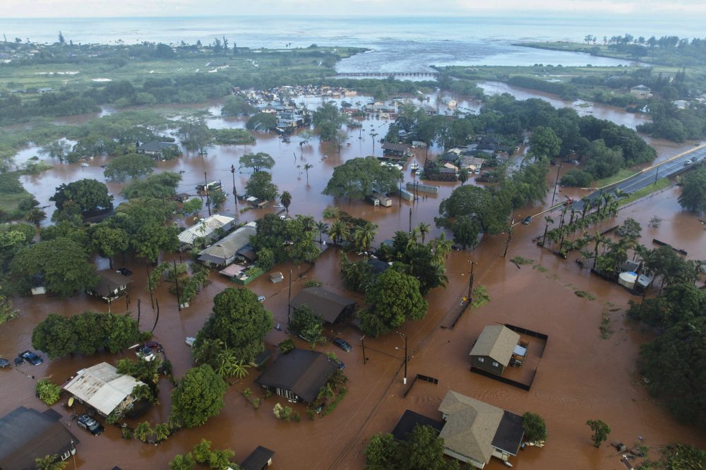 Hawaii Dam Crisis Forces 4,000+ to Flee as Century-Old Structure Threatens to Collapse