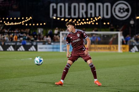 Houston Dynamo Adds Defender Sam Vines on Multi-Year Contract