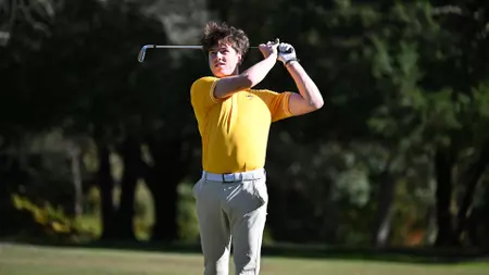 Salisbury University Golf Team Takes Lead at Virginia Tournament
