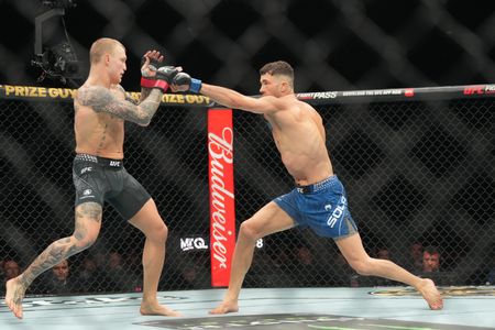 Welsh Fighter Mason Jones Wins Brutal UFC London Battle Against Undefeated Sola