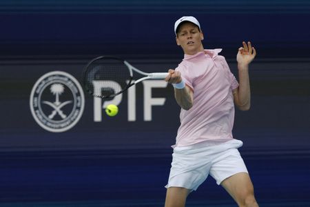 Italian Tennis Star Sinner Cruises in Miami Open, Eyes Historic Double Win