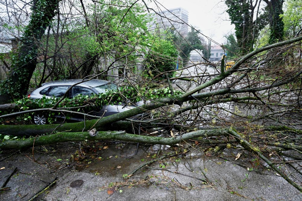 Severe Weather Batters Balkan Region, Leaving Thousands Without Power