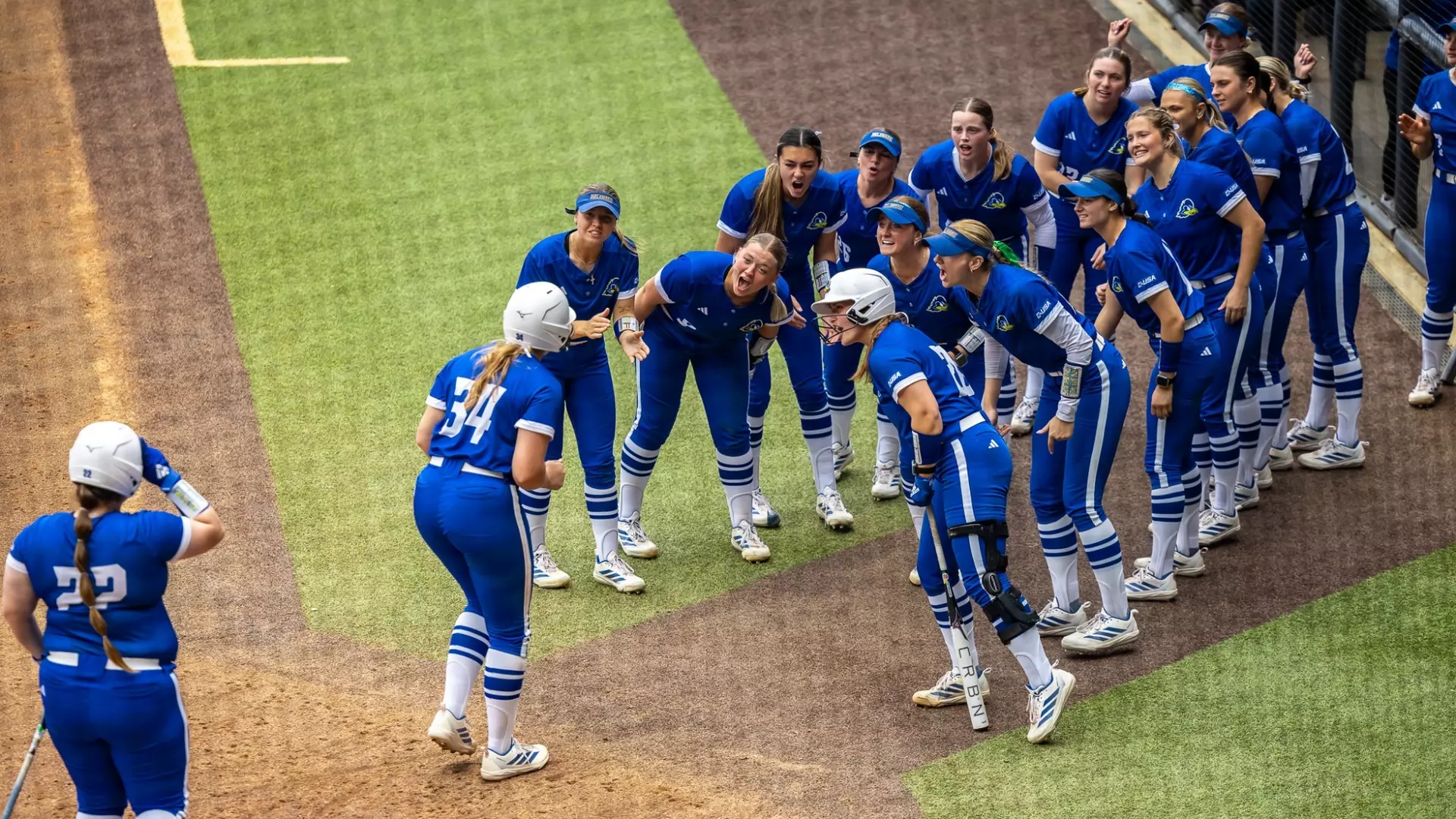 Blue Hens Softball Falls to Liberty Despite Two Home Run Performance