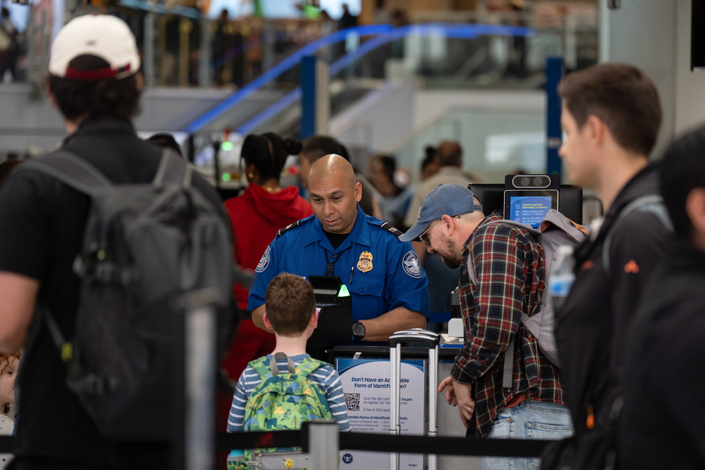 President Issues Emergency Order to Pay TSA Workers After Congressional Deadlock