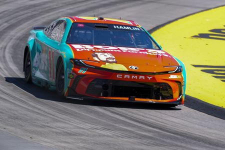Hamlin Secures Martinsville Pole Position, Narrowly Beats Byron
