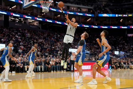 Wembanyama Explodes for 41 Points as Spurs Extend Win Streak to 10 Games