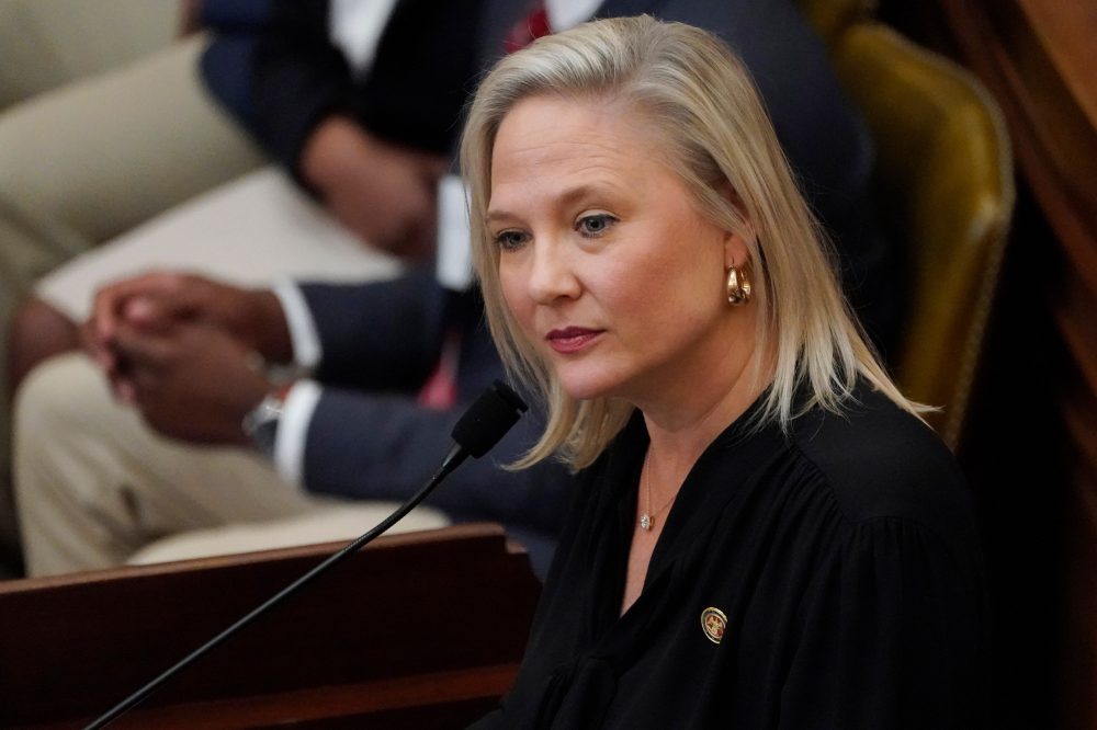 Mississippi Legislature Passes Bill Criminalizing Abortion Pills