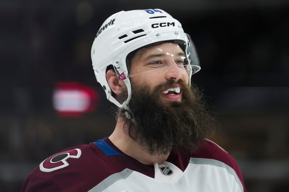 Colorado’s Burns Approaches 1,000-Game Streak at Age 41