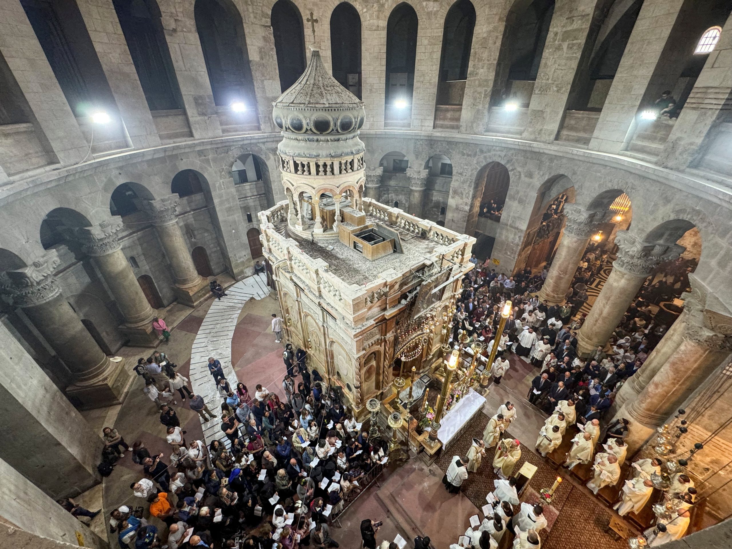 Christians Worldwide Mark Easter Sunday with Resurrection Celebrations