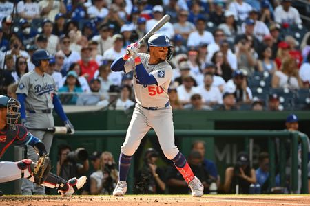Dodgers Star Mookie Betts Sidelined with Oblique Injury