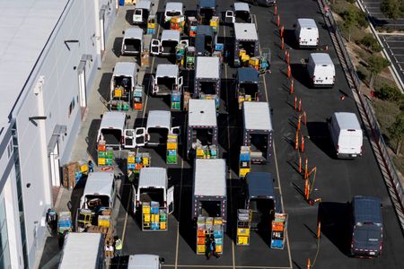 Amazon, U.S. Postal Service Strike New Package Delivery Partnership Deal