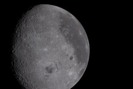 China Races Against US to Land Astronauts on Moon by 2030