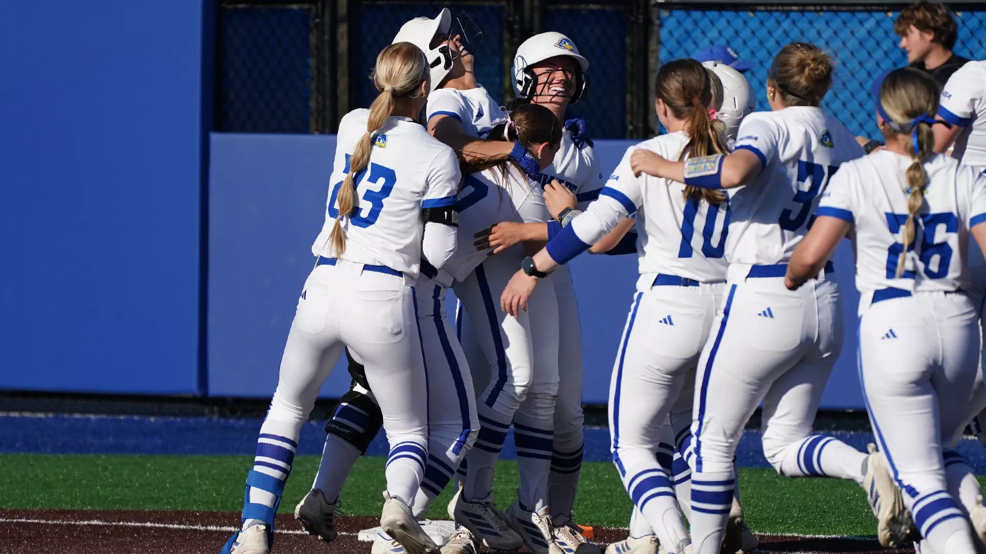 Blue Hens Softball Extends Win Streak with Dramatic Victory Over Middle Tennessee