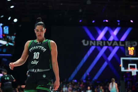 WNBA Star Kelsey Plum Takes Pay Cut to Stay with Los Angeles Sparks