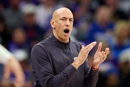Sacramento Kings to Keep Doug Christie as Head Coach Despite Poor Season