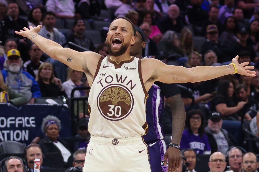 Warriors Star Curry Returns from Injury, Eyes Unlikely Playoff Push