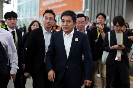 Chinese Official Encourages Ford to Expand Operations in China Market