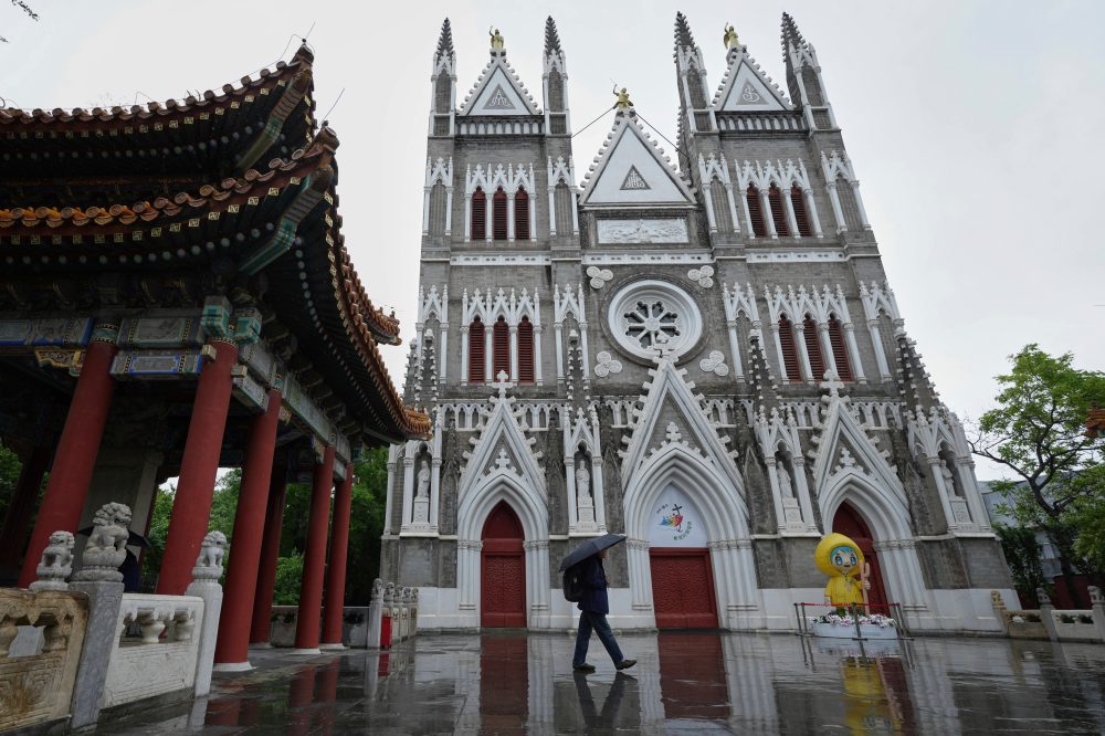 Human Rights Watch: China Intensifies Crackdown on Underground Catholic Churches