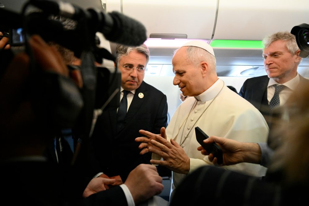 Reporter Chronicles Tense Vatican Trip Amid Pope-Trump Feud