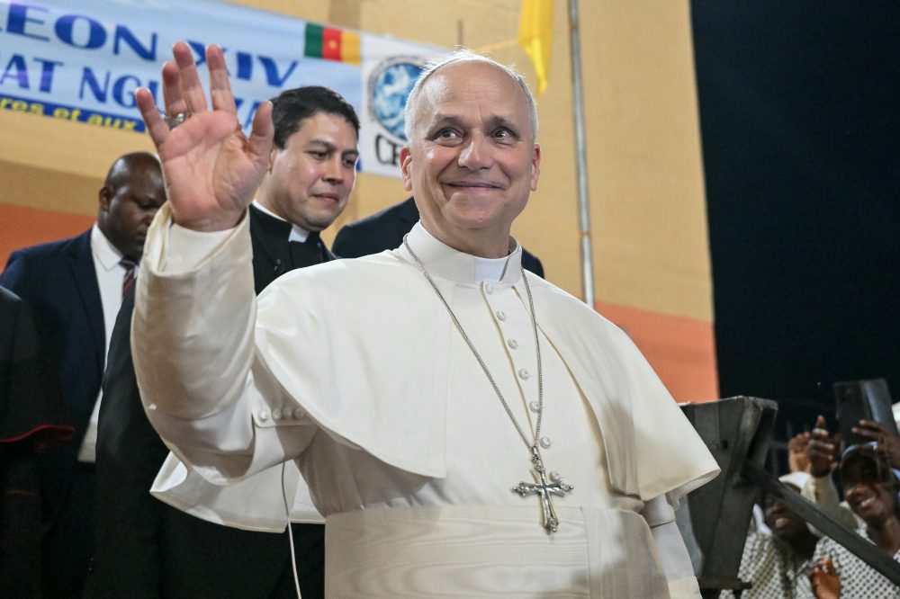 Pope Leo XIV Visits Cameroon Conflict Zone to Promote Peace Amid Separatist Crisis
