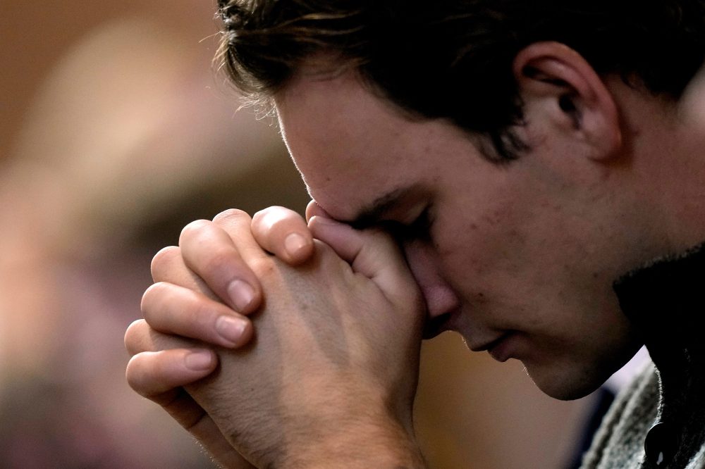 Young Men More Religious Than Young Women for First Time in 25 Years