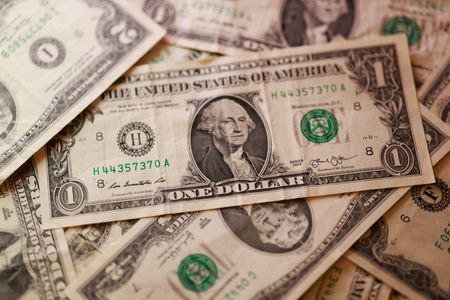 U.S. Dollar Weakens as Middle East Ceasefire Hopes Reduce Safe-Haven Demand