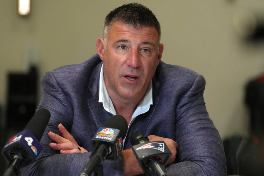 NFL Won’t Probe Patriots Coach Vrabel Over Reporter Photo Controversy