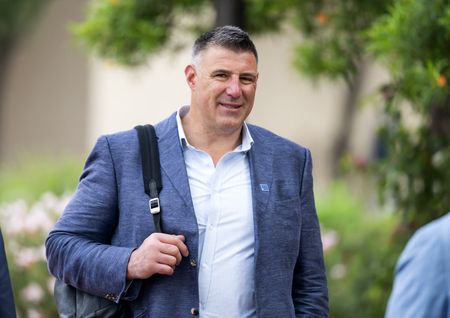 NFL Won’t Investigate Patriots Coach Vrabel Over Photos with Reporter