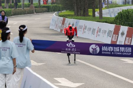 Chinese Robots Outrun Humans in Beijing Marathon, Technology Advances Rapidly