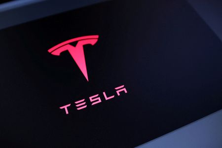 Tesla Reaches Settlement in Fatal Florida Teen Crash Lawsuit