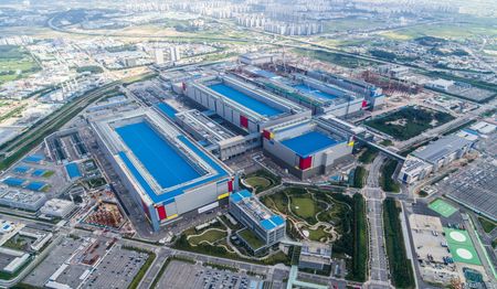 Samsung Employees Stage Massive Rally Over Pay Disparities, Threaten Strike