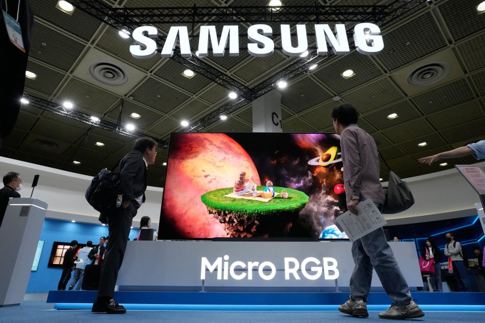Samsung Workers in South Korea Demand Higher Pay, Threaten Major Strike