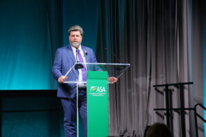 Delaware Farmer Receives Top Honor at National Soybean Awards Ceremony