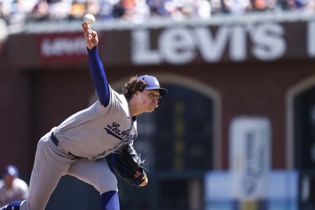 Dodgers Shut Out Giants 3-0 Behind Glasnow’s Dominant One-Hitter