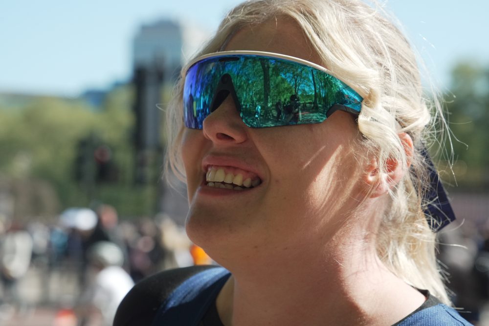 High-Tech Glasses Help Vision-Impaired Athletes Tackle London Marathon