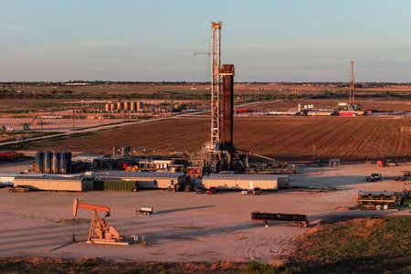 Major Oil Companies Predict Investment Surge Amid Middle East Conflict
