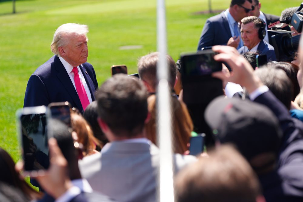 Scientists’ Deaths Spark Federal Investigation After Online Theories Reach White House