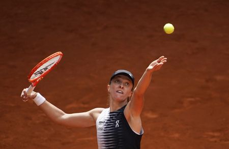 Tennis Star Iga Swiatek Withdraws from Madrid Open After Falling Ill